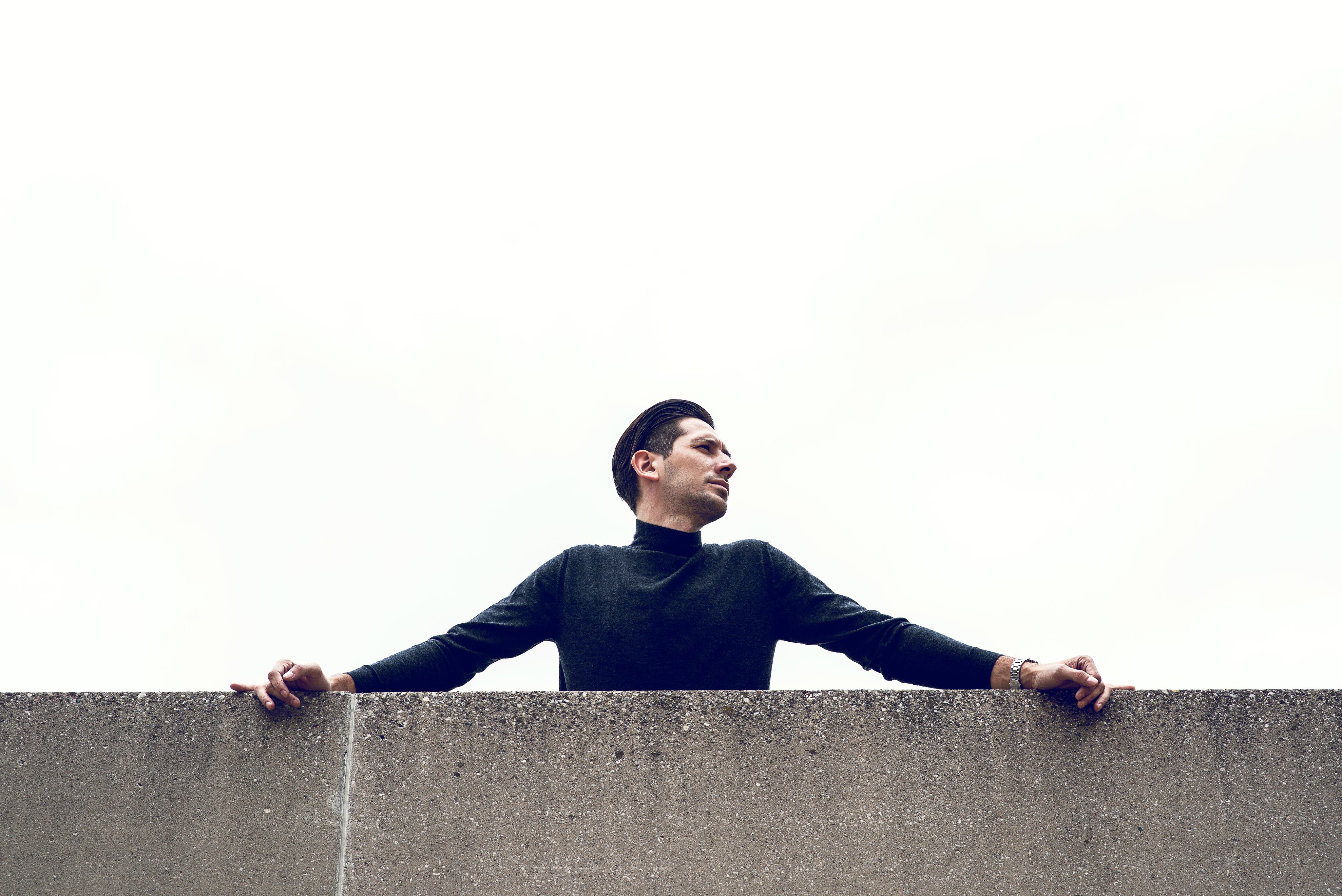 <em>Alex G.</em>